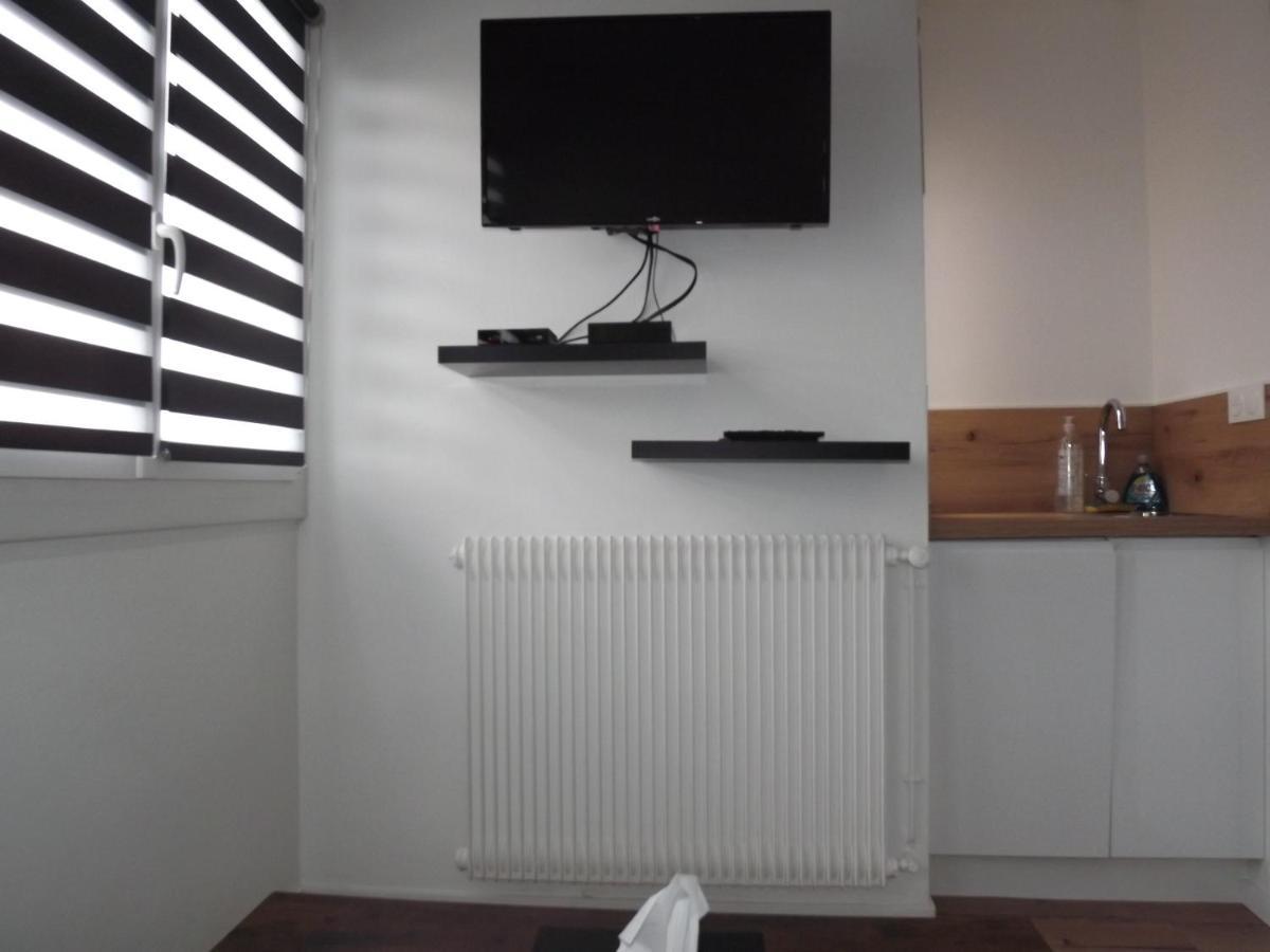 Appartement 12 บรีฟ-ลา-เกยยาร์ด ภายนอก รูปภาพ